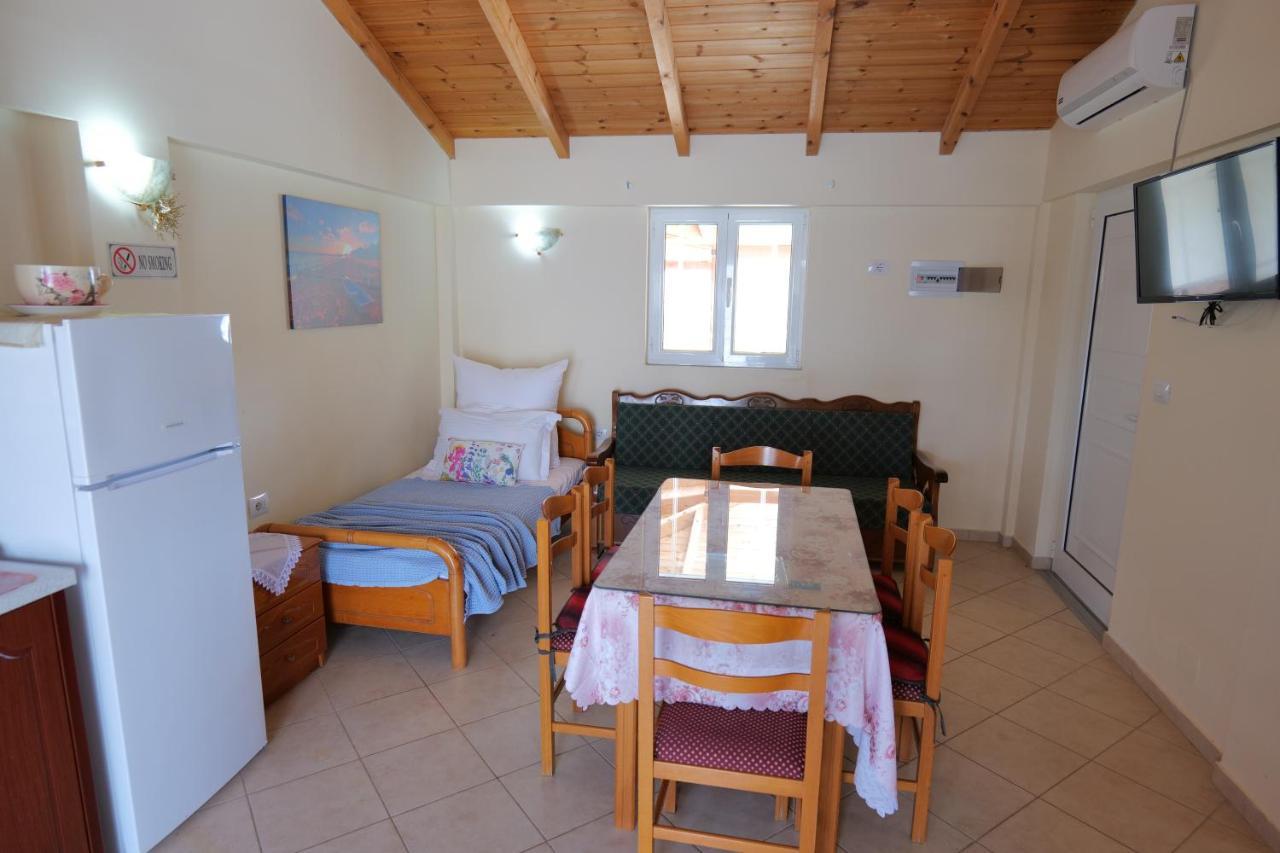 Kristal Apartments Ksamil Bagian luar foto