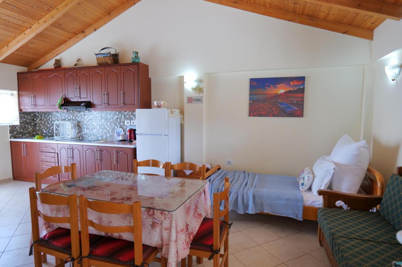 Kristal Apartments Ksamil Bagian luar foto