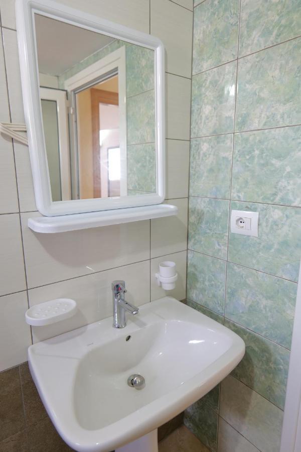 Kristal Apartments Ksamil Bagian luar foto