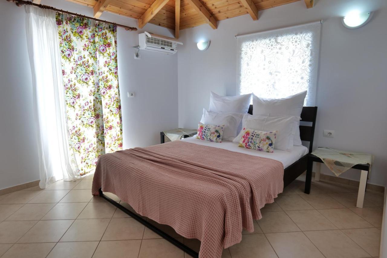 Kristal Apartments Ksamil Bagian luar foto