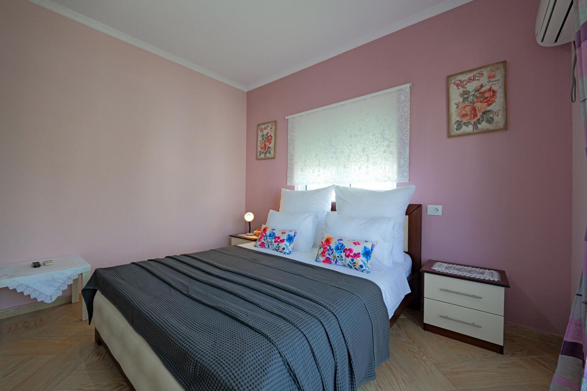 Kristal Apartments Ksamil Bagian luar foto